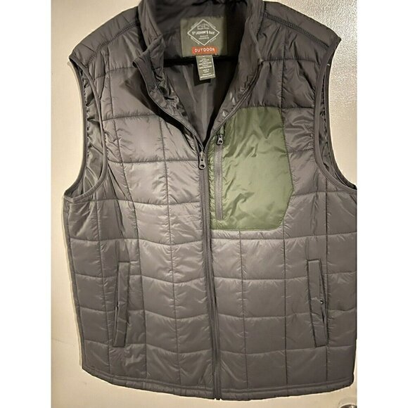 St. John’s Bay puffer vest - Picture 2 of 6